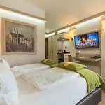 Western 4*