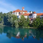 Western Hotel 4*