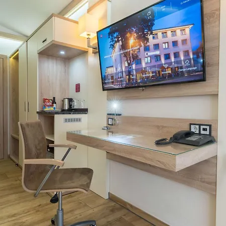 Western Hotel 4*