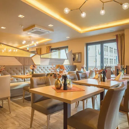 Western Hotel 4*